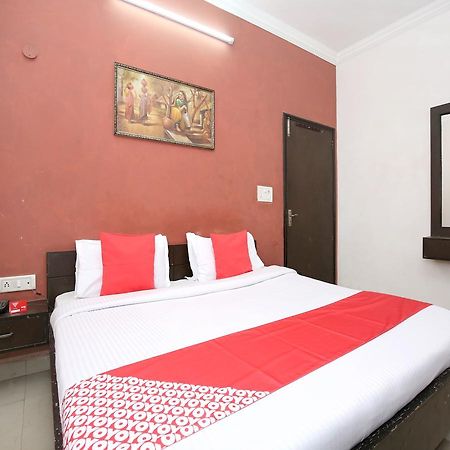 Oyo 12972 Hotel Krishna Castle Amritsar Buitenkant foto