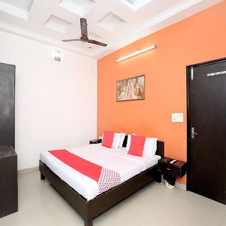 Oyo 12972 Hotel Krishna Castle Amritsar Buitenkant foto