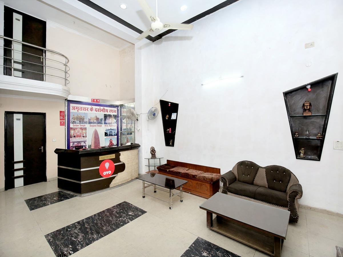 Oyo 12972 Hotel Krishna Castle Amritsar Buitenkant foto