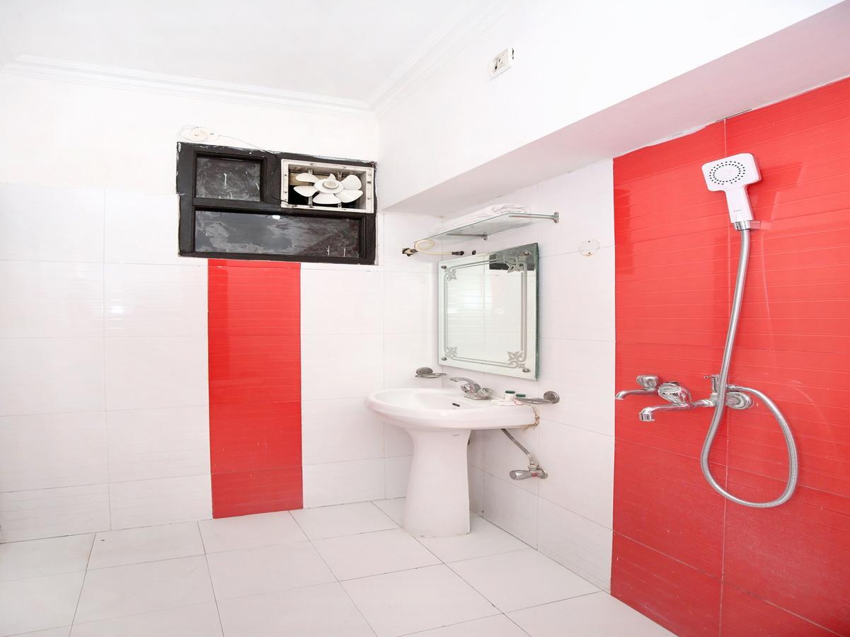 Oyo 12972 Hotel Krishna Castle Amritsar Buitenkant foto