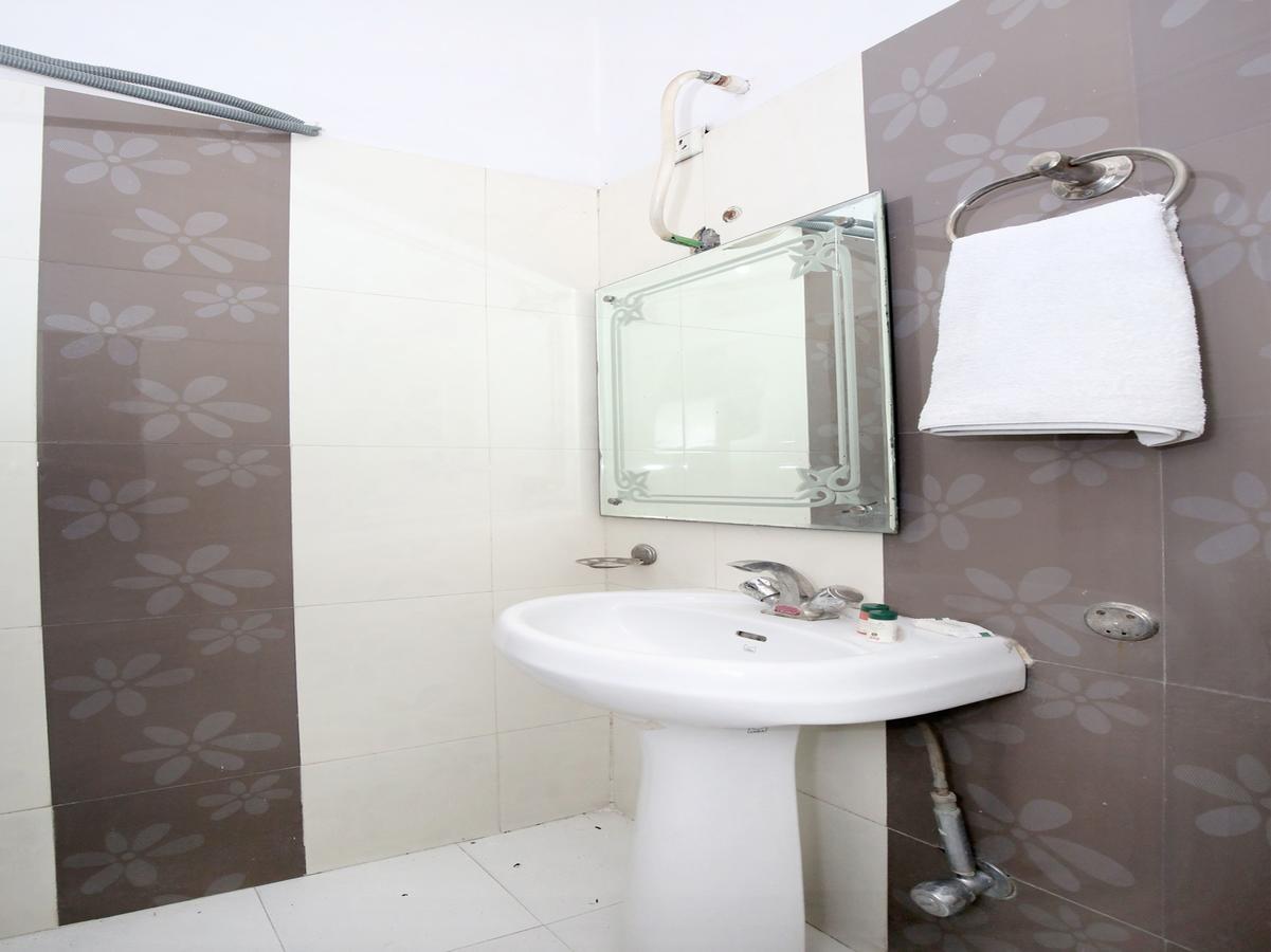 Oyo 12972 Hotel Krishna Castle Amritsar Buitenkant foto